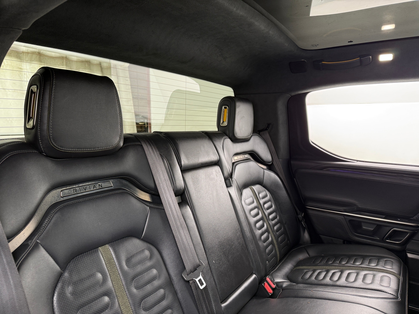 Thumbnail: 2022 Rivian R1T - 5