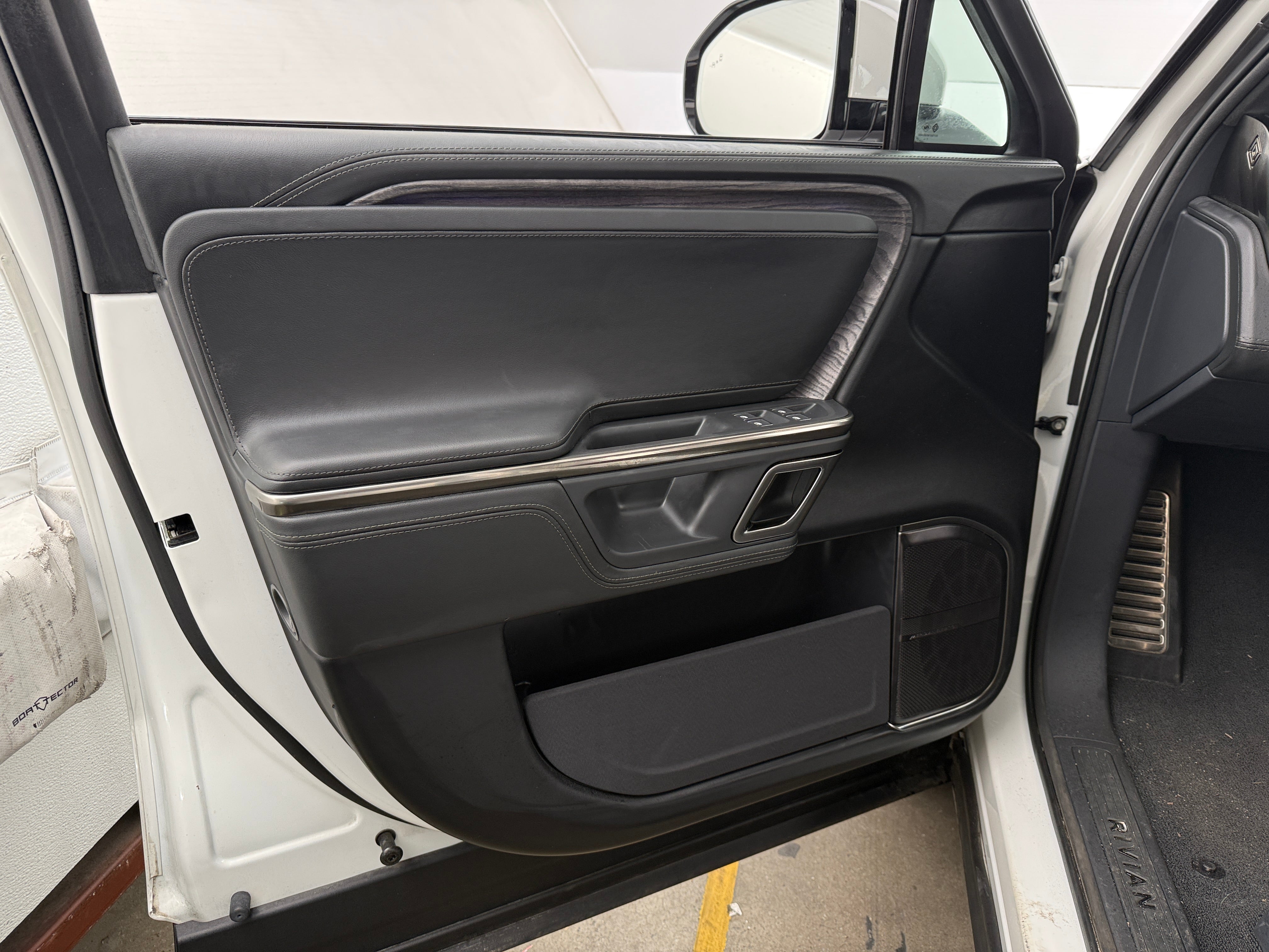 Used 2022 Rivian R1T Adventure with VIN 7FCTGAAA5NN003972 for sale in Auburn, WA