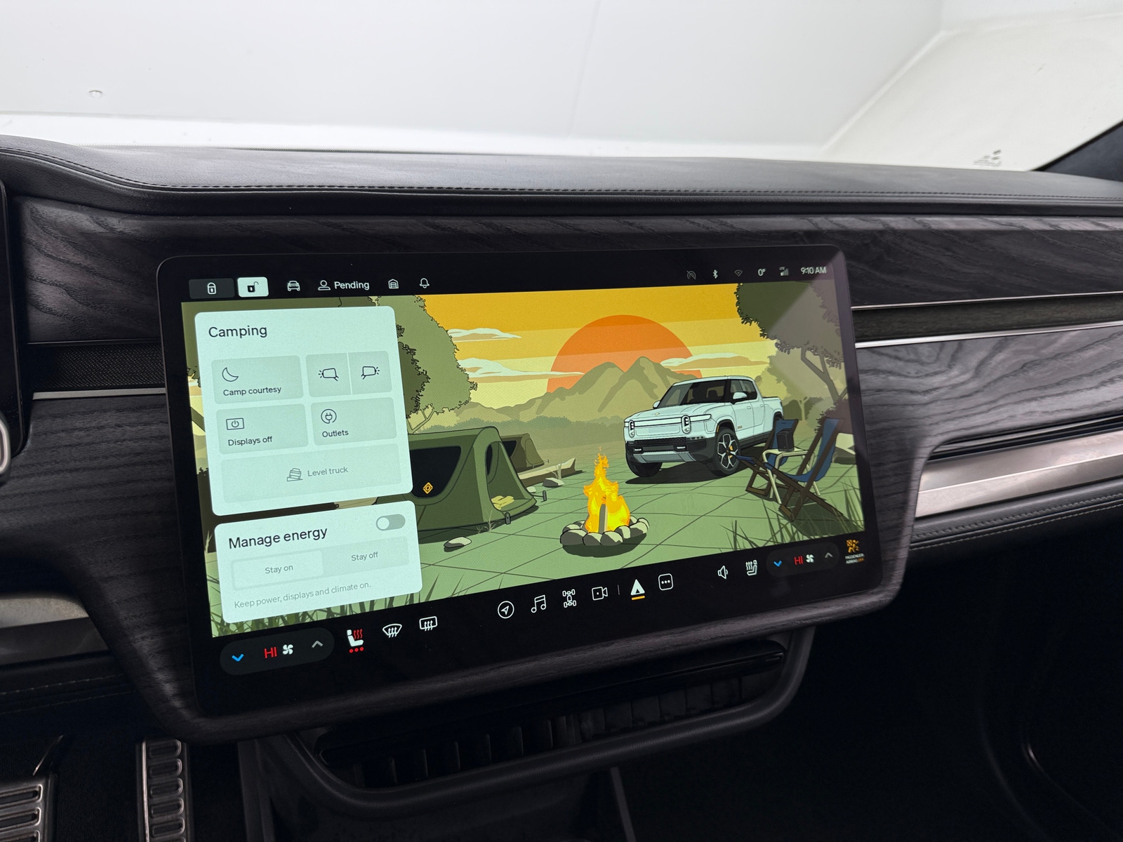 Thumbnail: 2022 Rivian R1T - 3