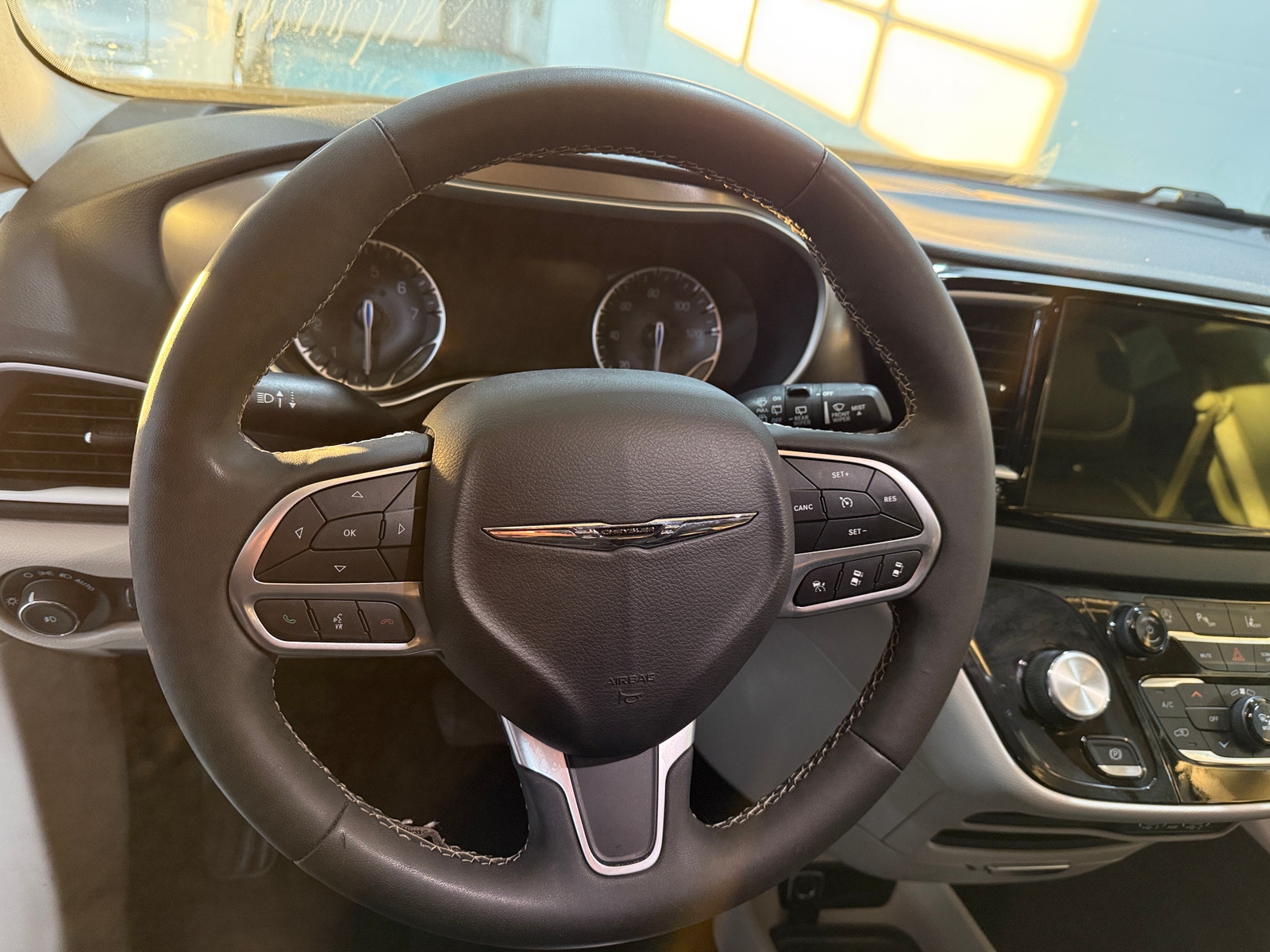 Thumbnail: 2024 Chrysler Pacifica - 4