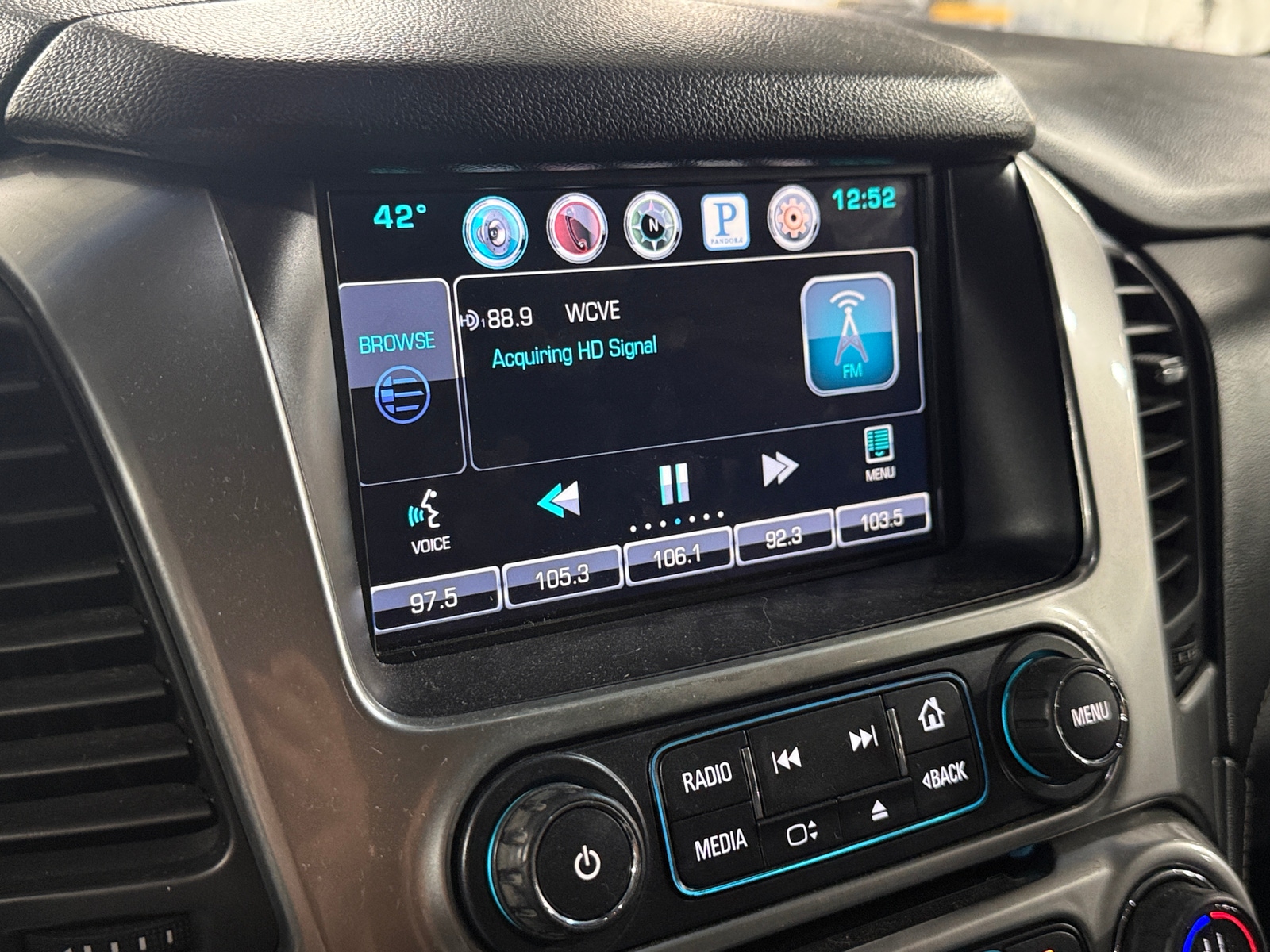 Thumbnail: 2015 Chevrolet Tahoe - 3