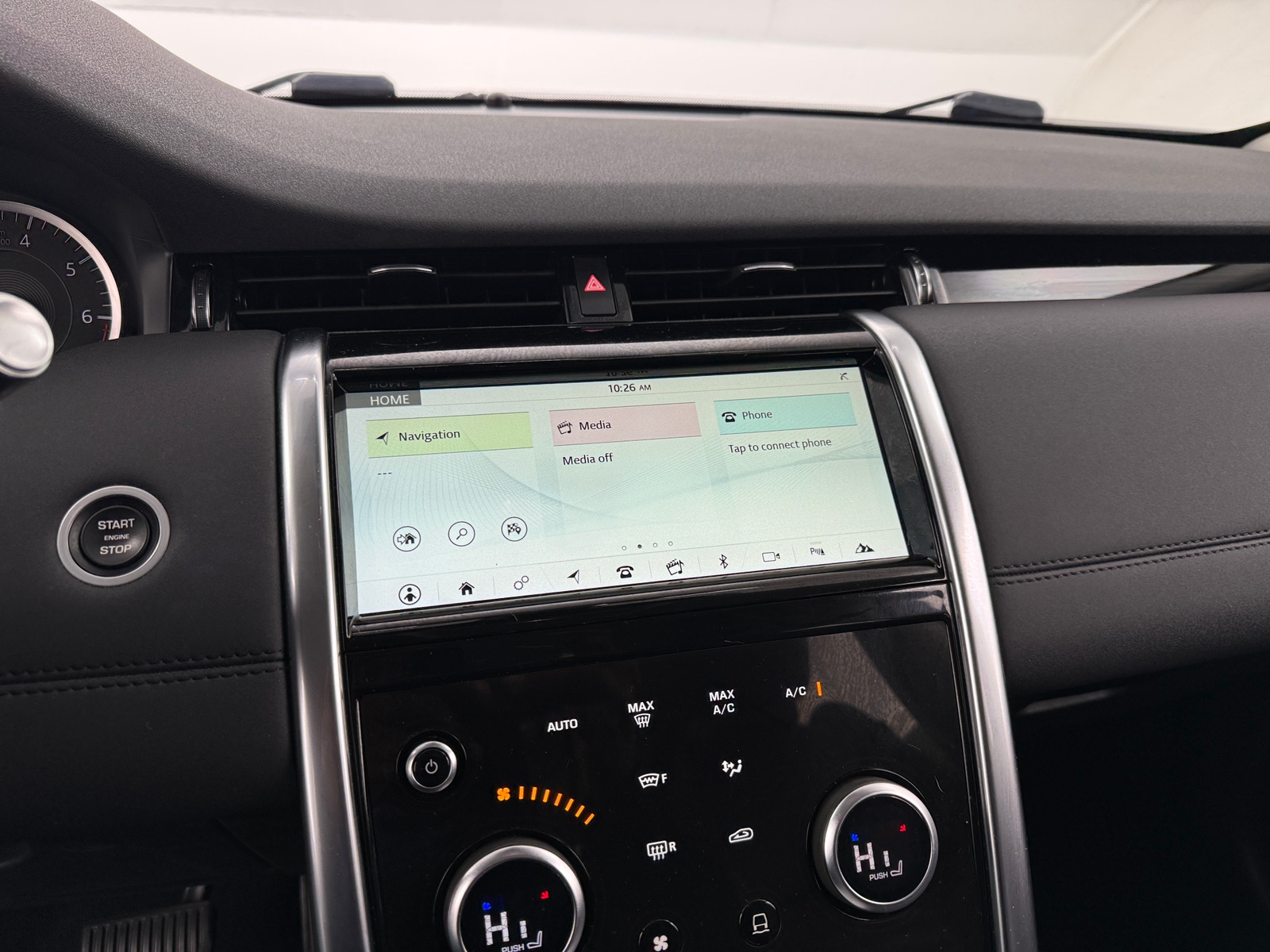 Thumbnail: 2020 Land Rover Discovery Sport - 3