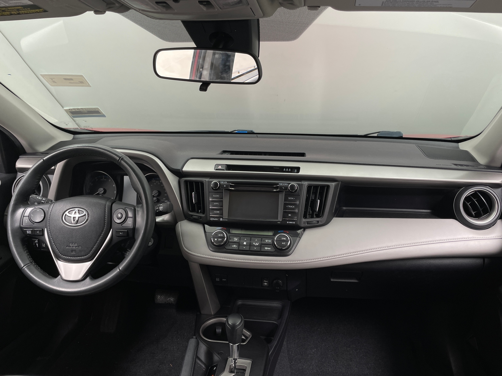 Thumbnail: 2017 Toyota RAV4 - 3