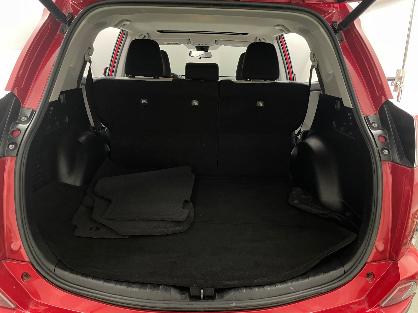 Thumbnail: 2017 Toyota RAV4 - 7