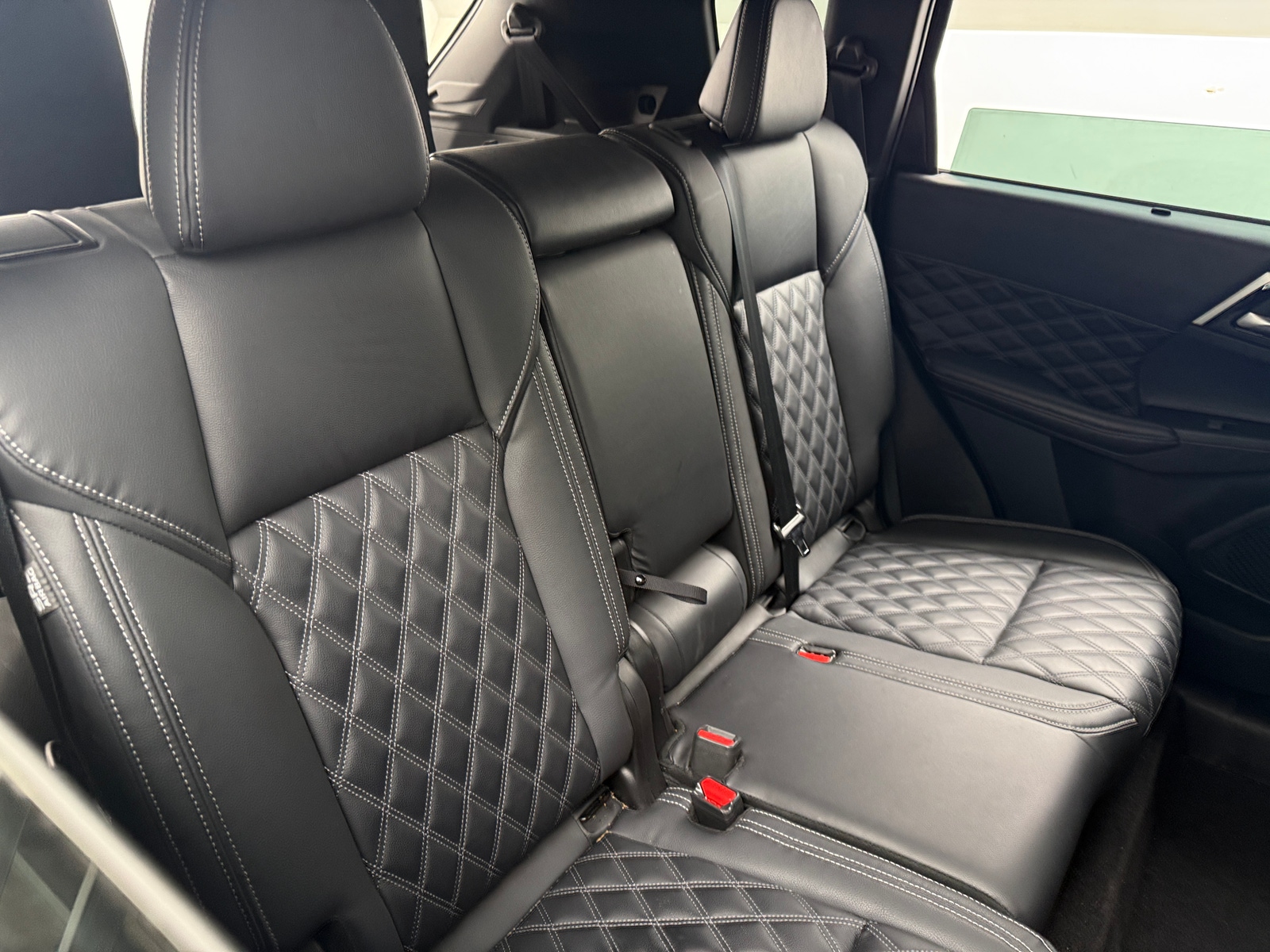 Thumbnail: 2023 Mitsubishi Outlander - 5