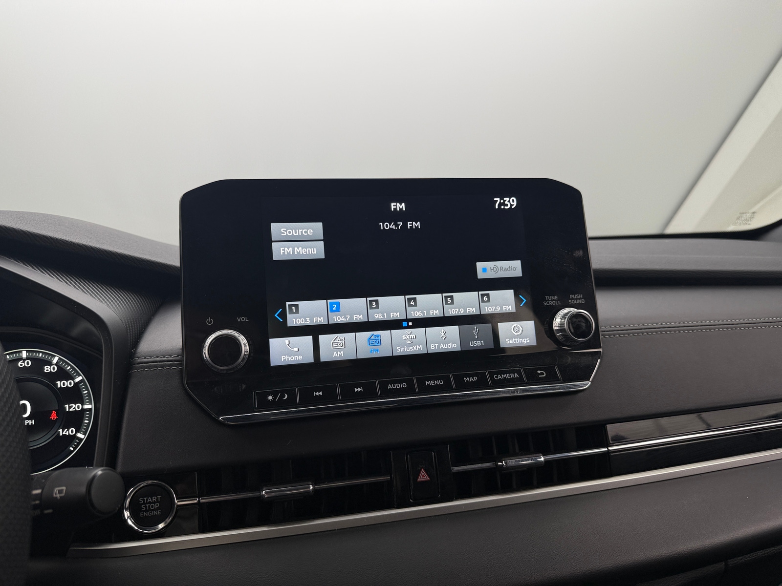 Thumbnail: 2023 Mitsubishi Outlander - 3