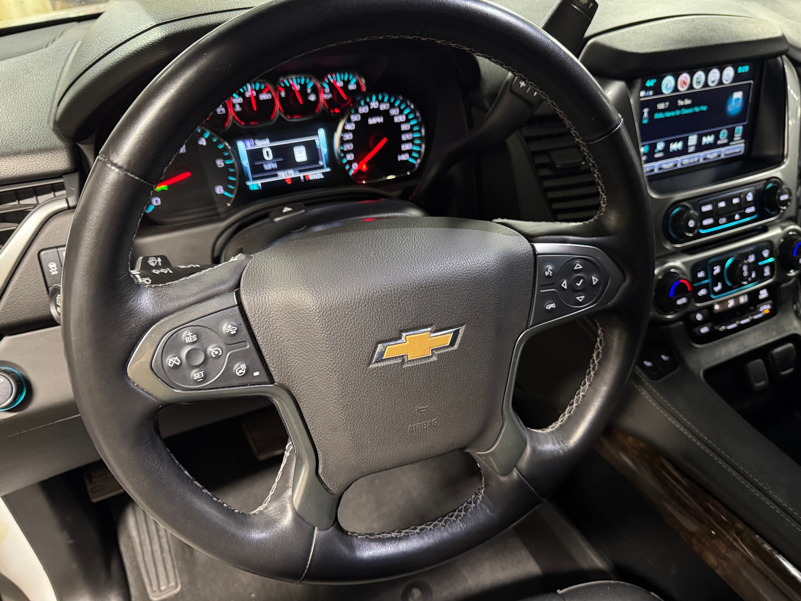 Thumbnail: 2019 Chevrolet Tahoe - 4