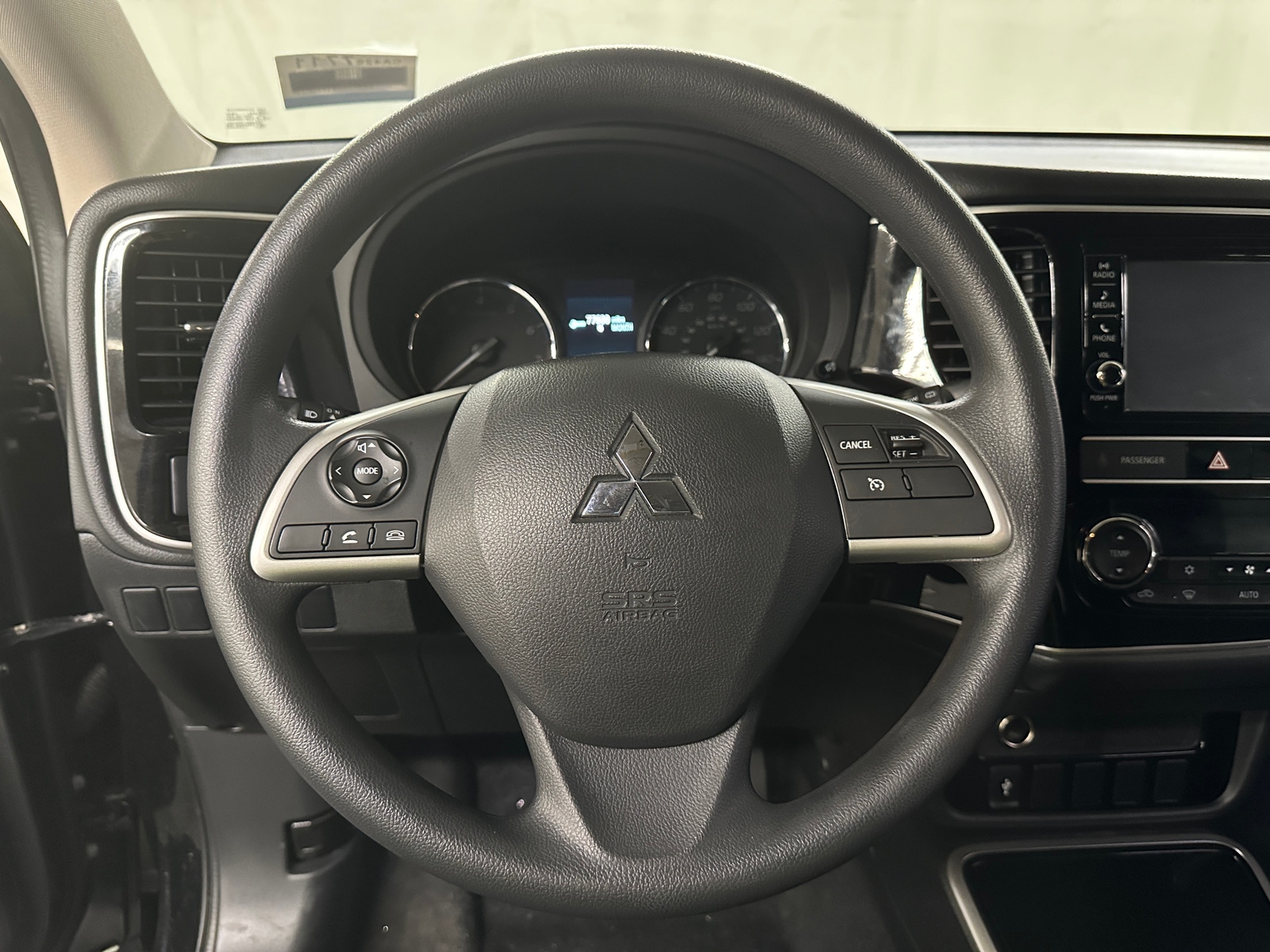 Thumbnail: 2019 Mitsubishi Outlander - 5