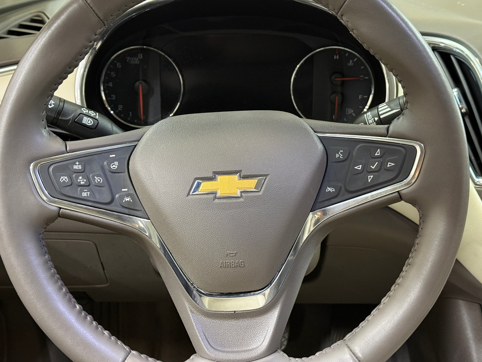 Thumbnail: 2019 Chevrolet Malibu - 4