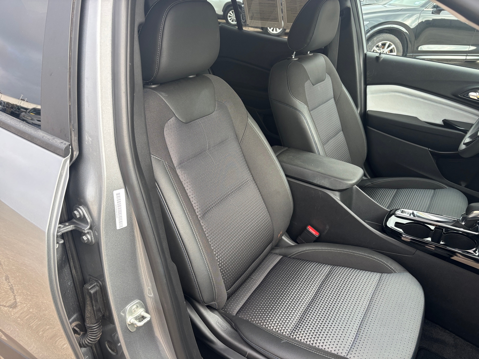 Thumbnail: 2025 Chevrolet Trax - 2