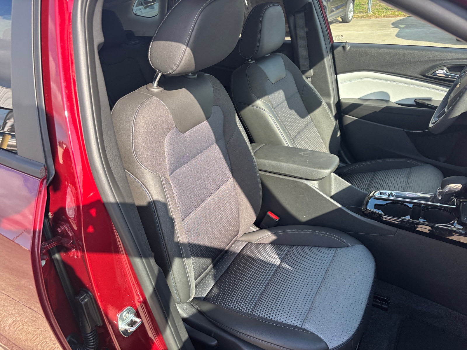 Thumbnail: 2025 Chevrolet Trax - 2