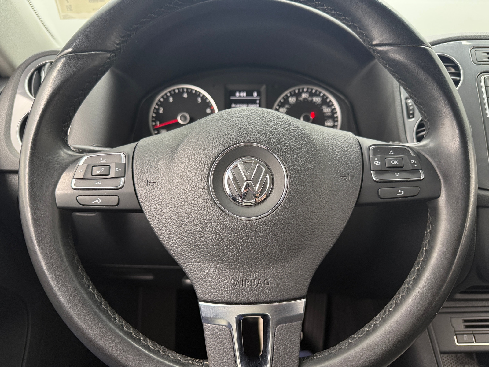 Thumbnail: 2018 Volkswagen Tiguan - 5