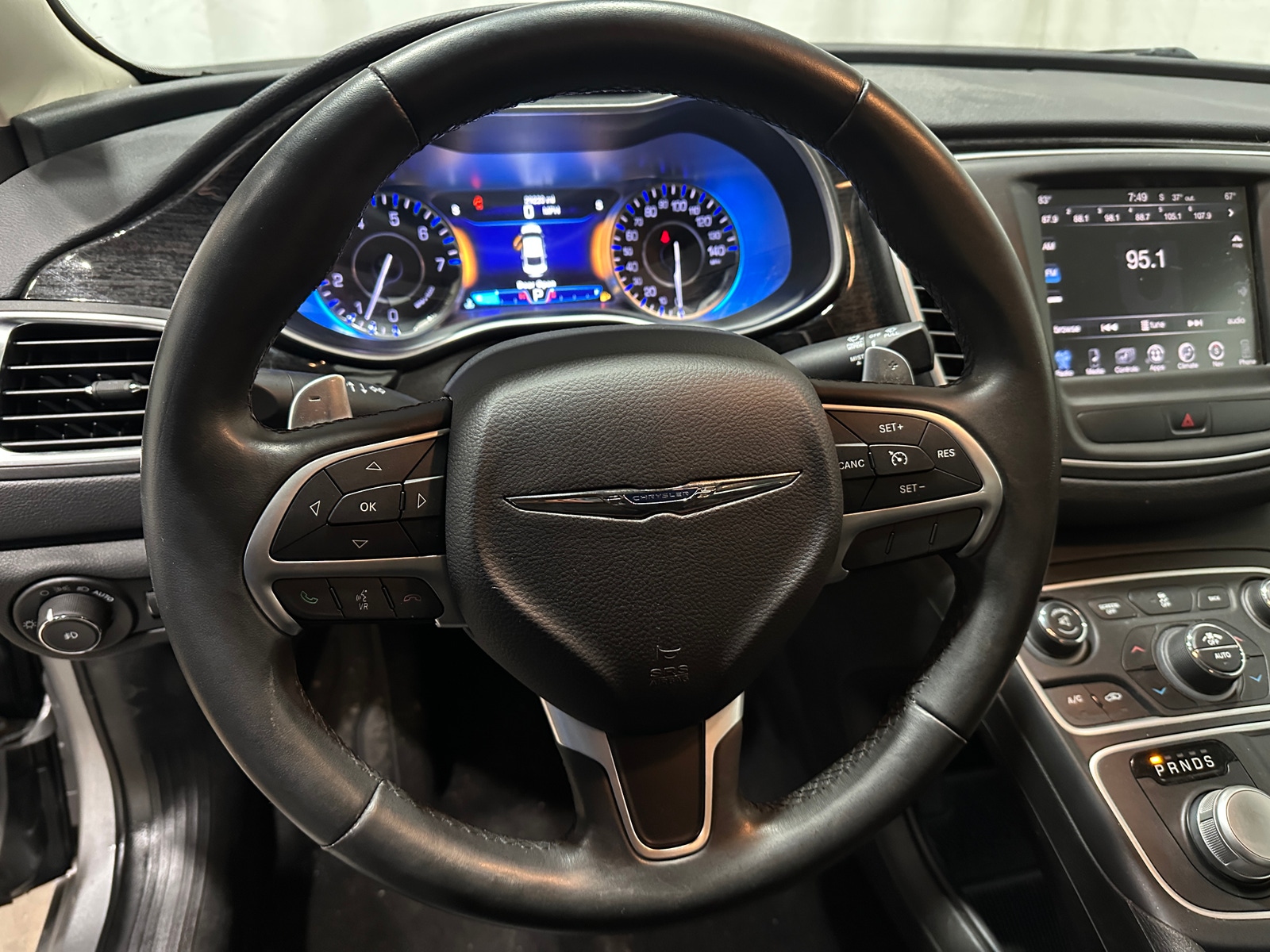 Thumbnail: 2015 Chrysler 200 - 4