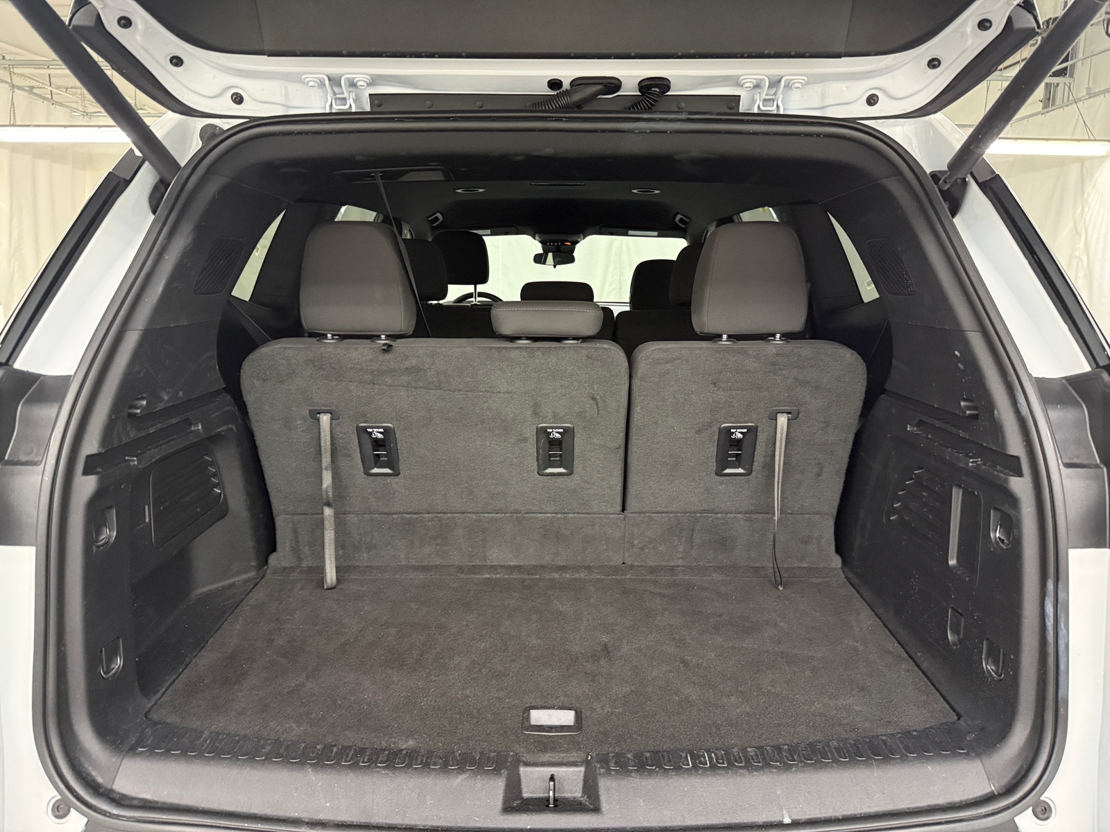 Thumbnail: 2025 GMC Acadia - 7