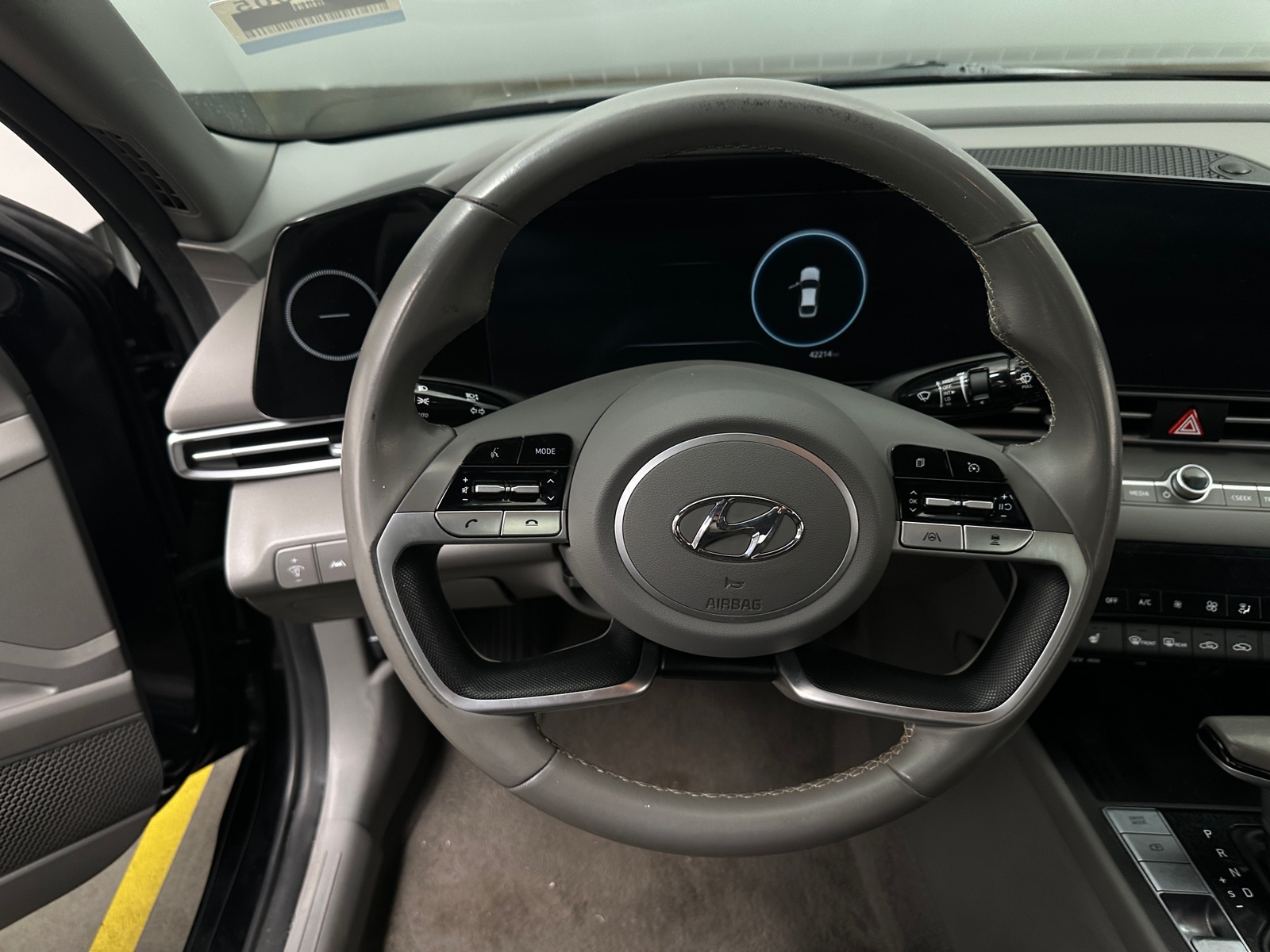 Thumbnail: 2023 Hyundai Elantra - 5