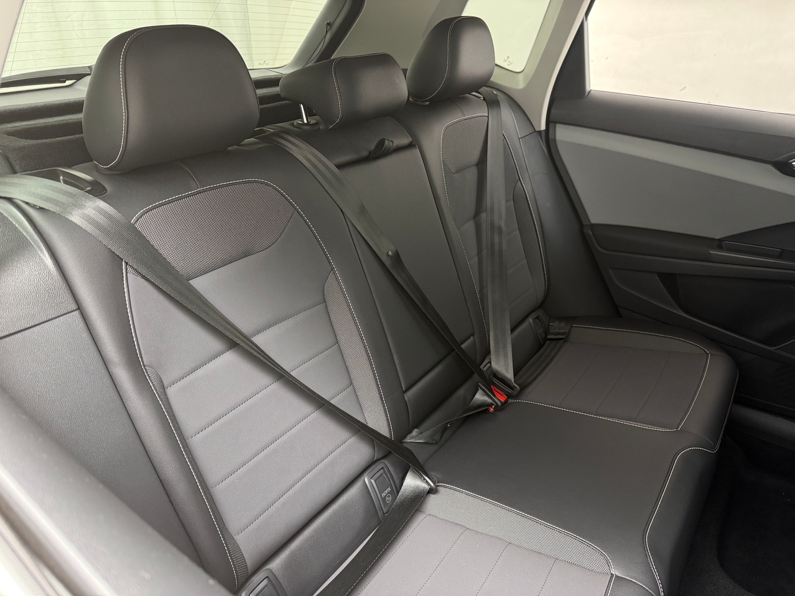 Thumbnail: 2022 Volkswagen Taos - 5