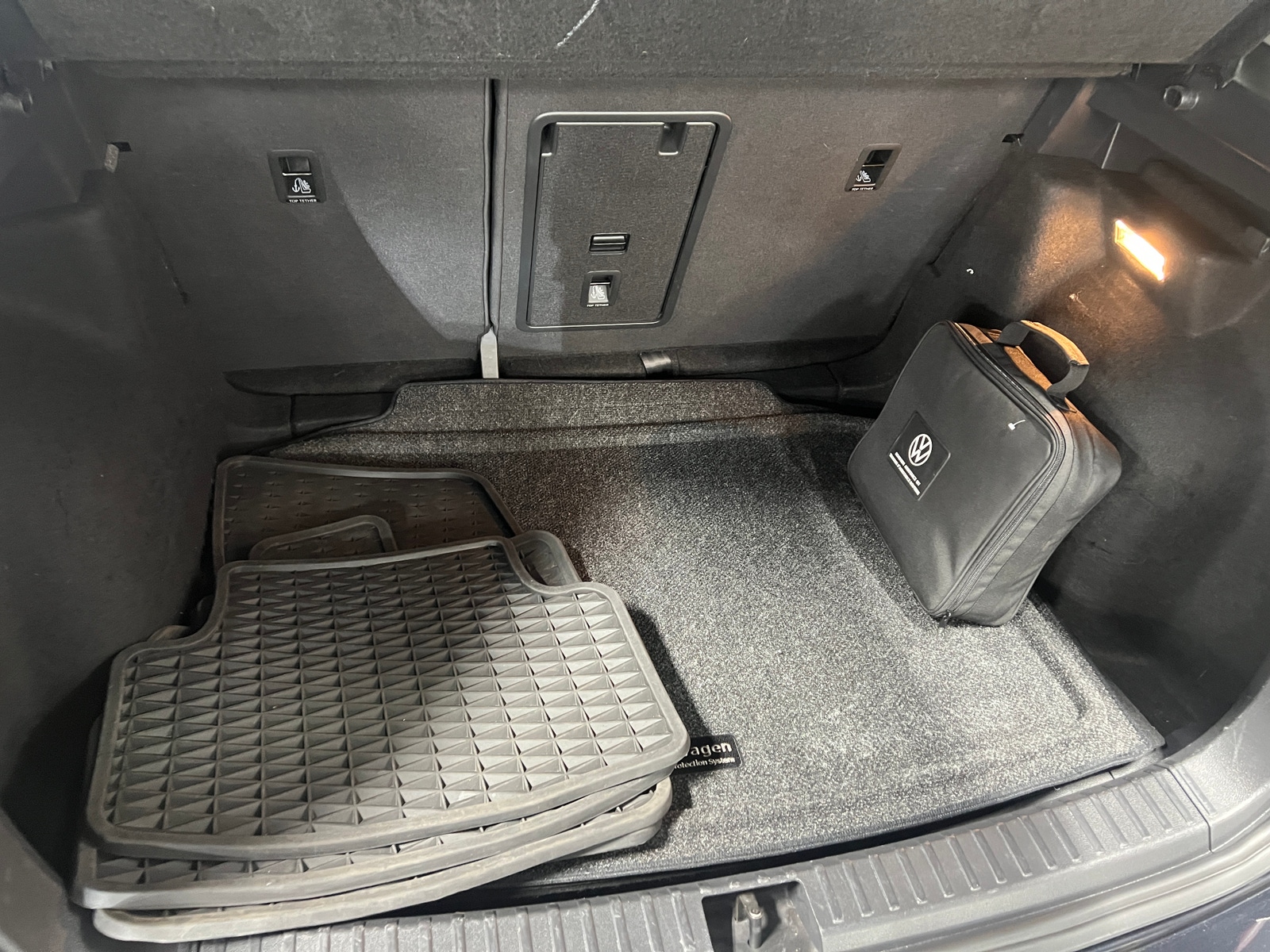 Thumbnail: 2022 Volkswagen Taos - 6