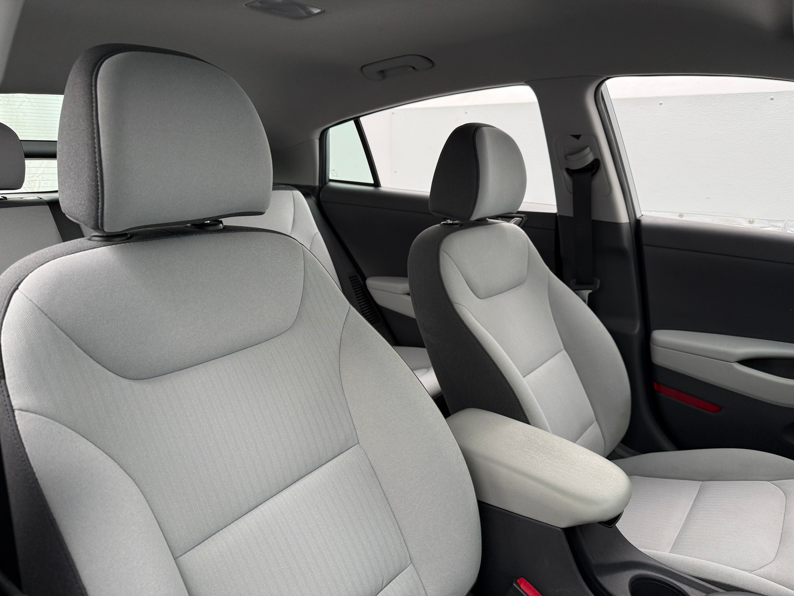 Thumbnail: 2021 Hyundai Ioniq - 2