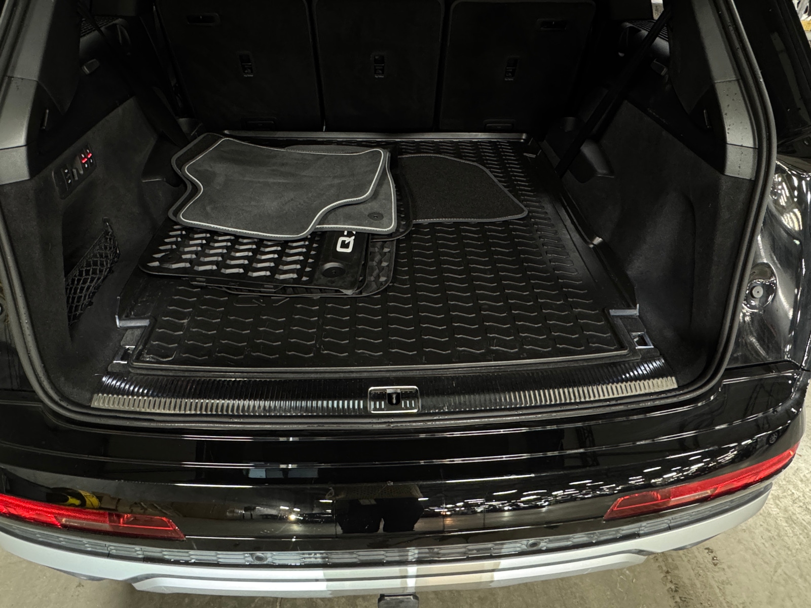 Thumbnail: 2025 Audi Q7 - 6