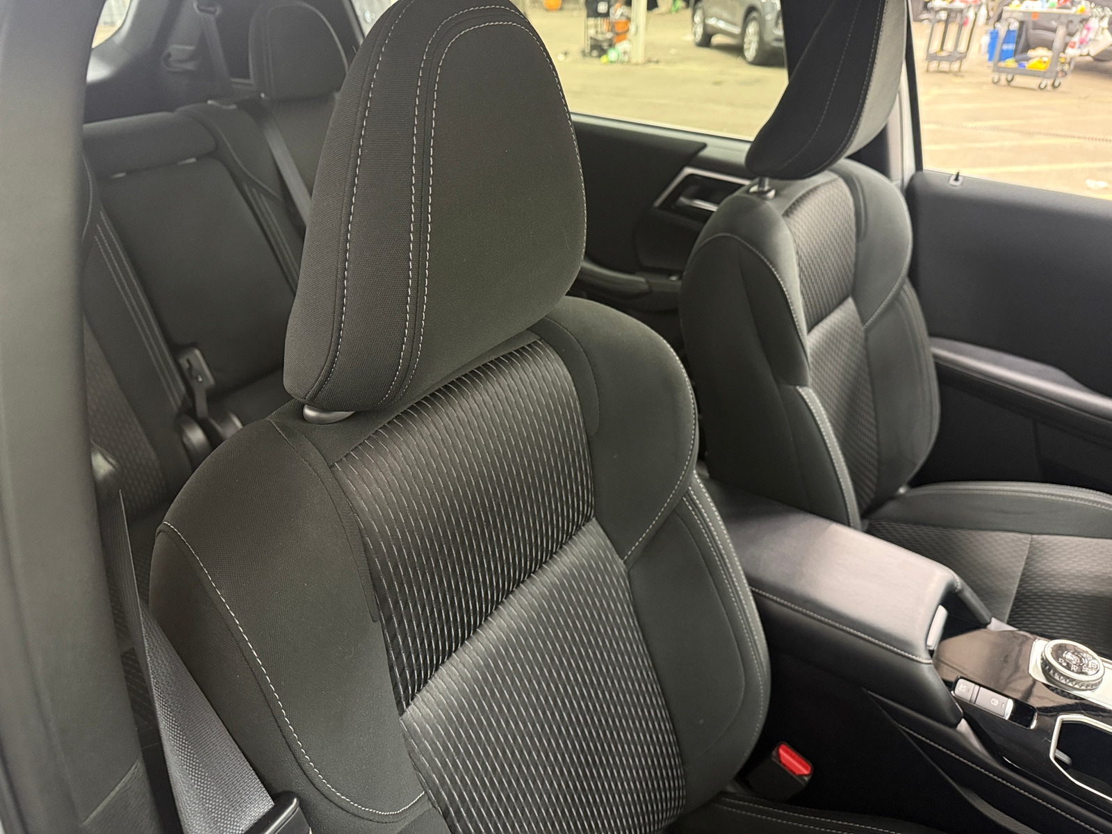 Thumbnail: 2025 Mitsubishi Outlander - 2