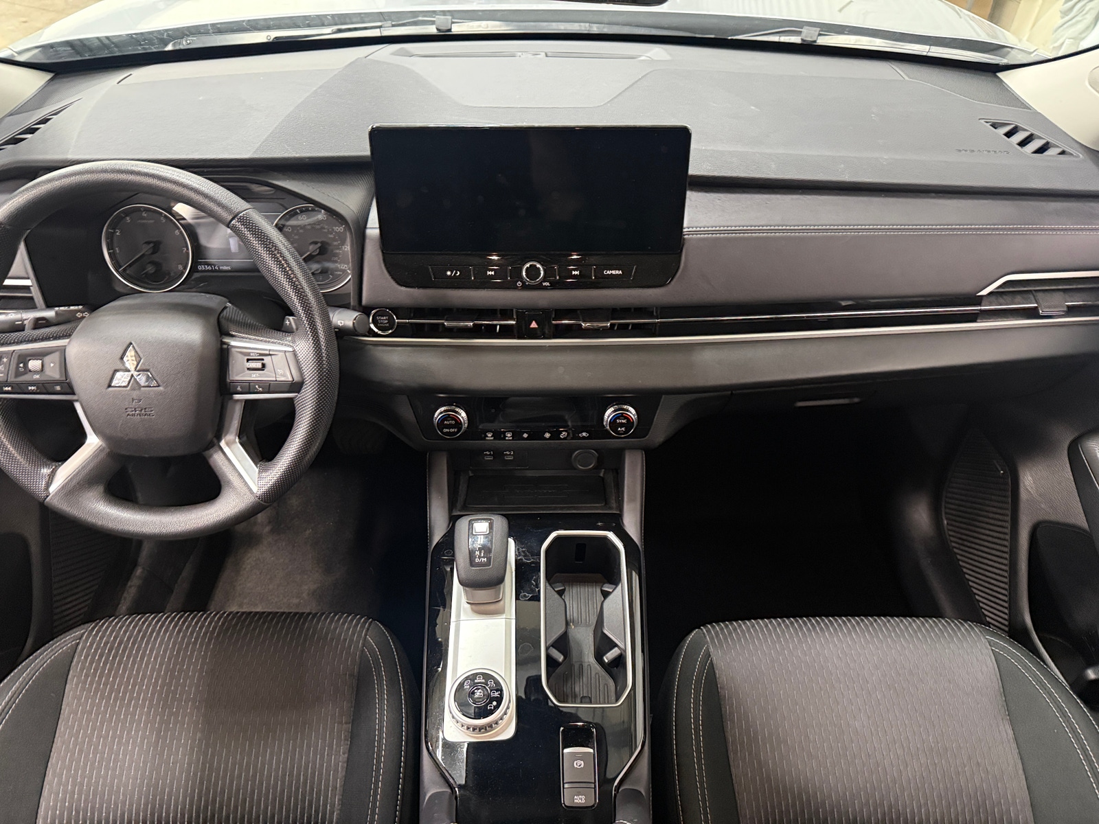 Thumbnail: 2025 Mitsubishi Outlander - 3