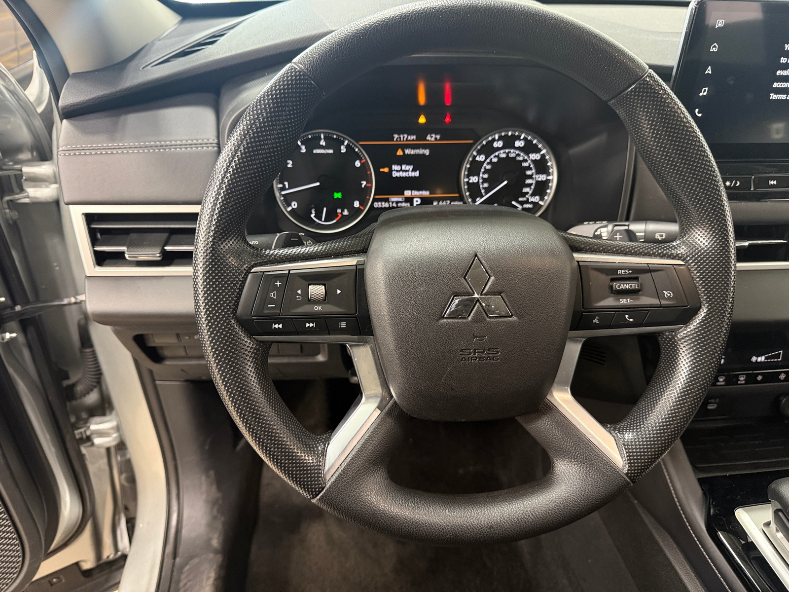 Thumbnail: 2025 Mitsubishi Outlander - 5