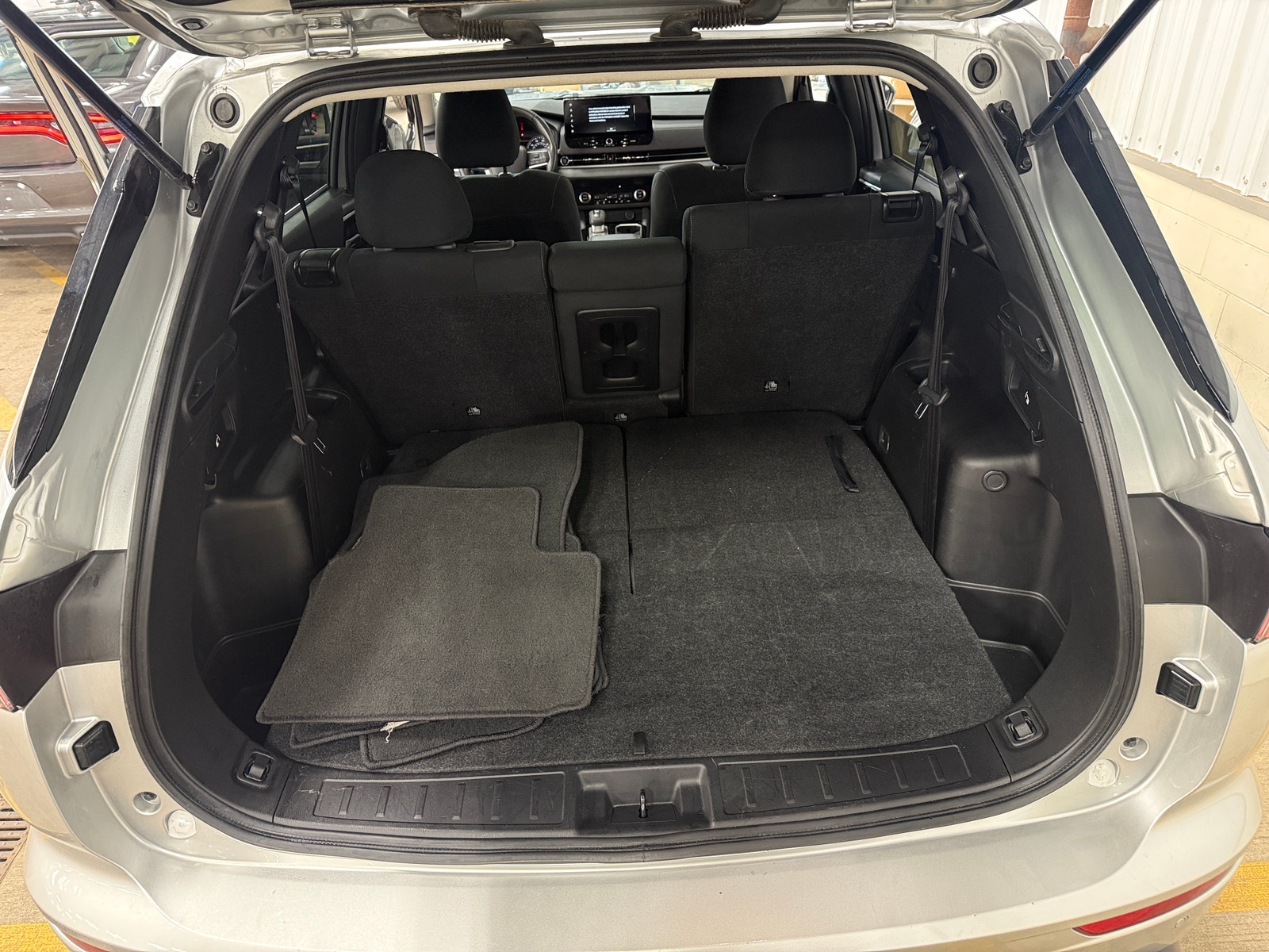 Thumbnail: 2025 Mitsubishi Outlander - 7