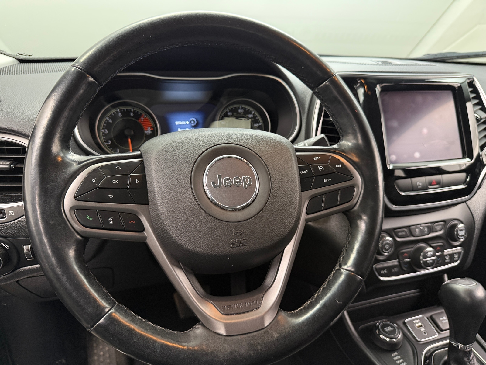 Thumbnail: 2020 Jeep Cherokee - 4