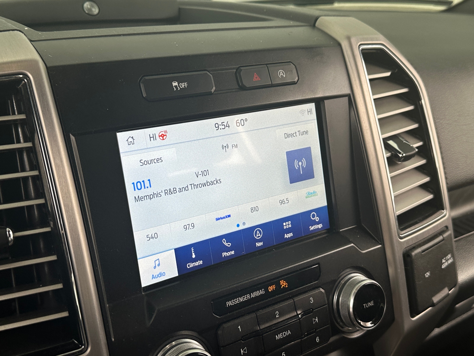 Thumbnail: 2019 Ford Econoline - 3