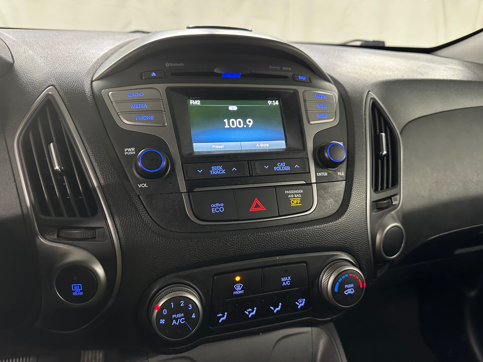 Thumbnail: 2015 Hyundai Tucson - 4