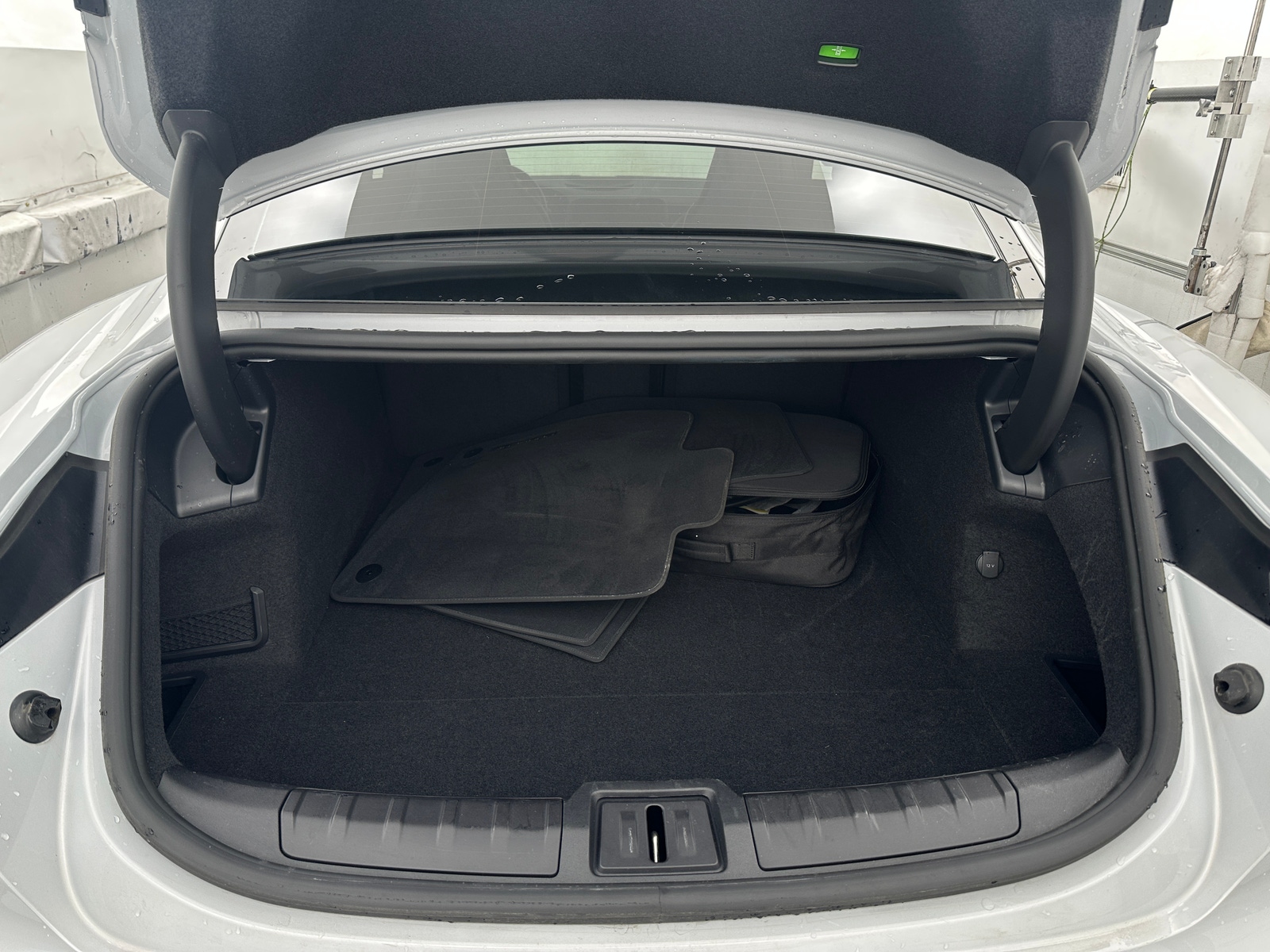 Thumbnail: 2024 Porsche Taycan - 6