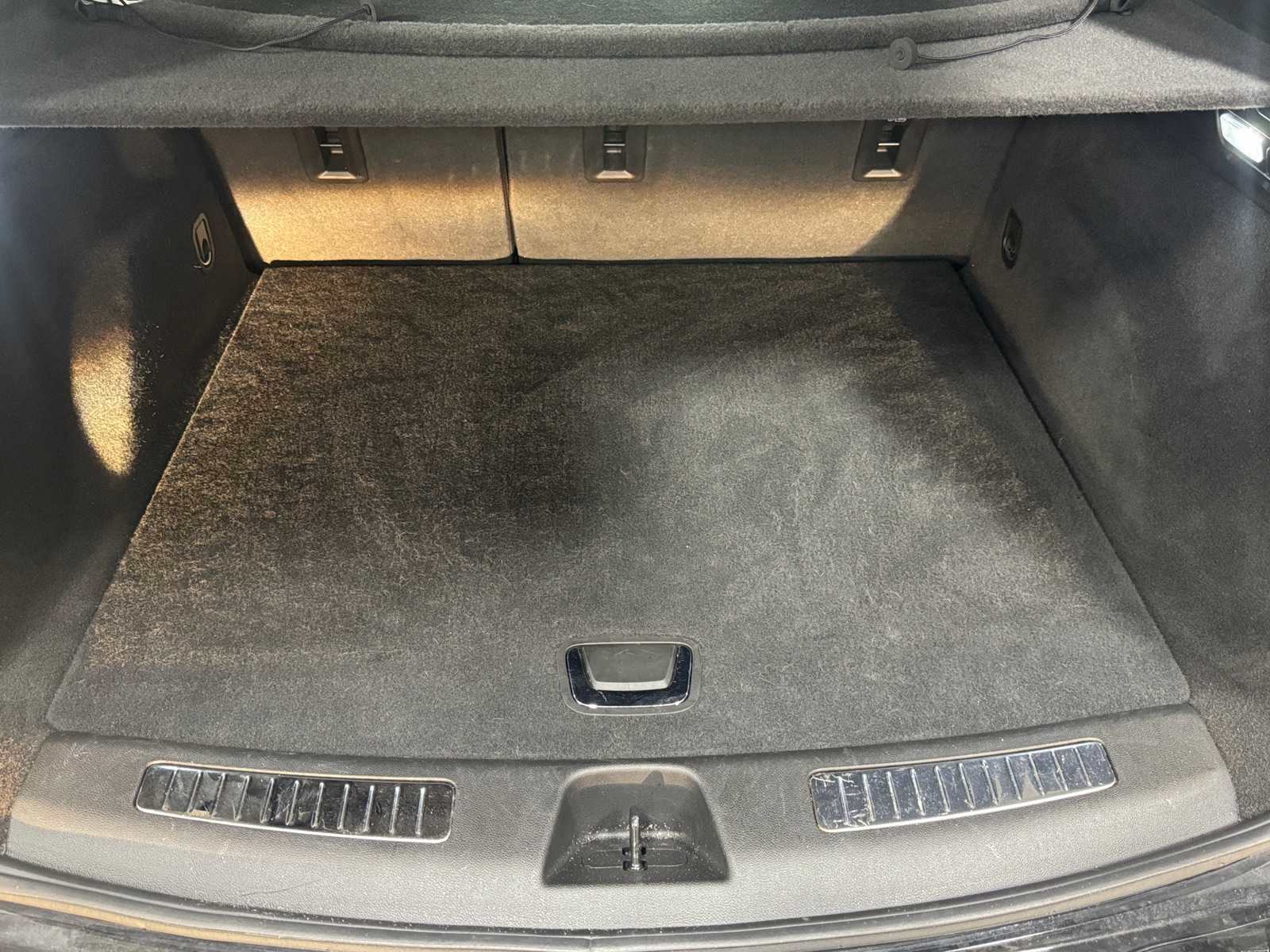 Thumbnail: 2023 Cadillac XT4 - 6