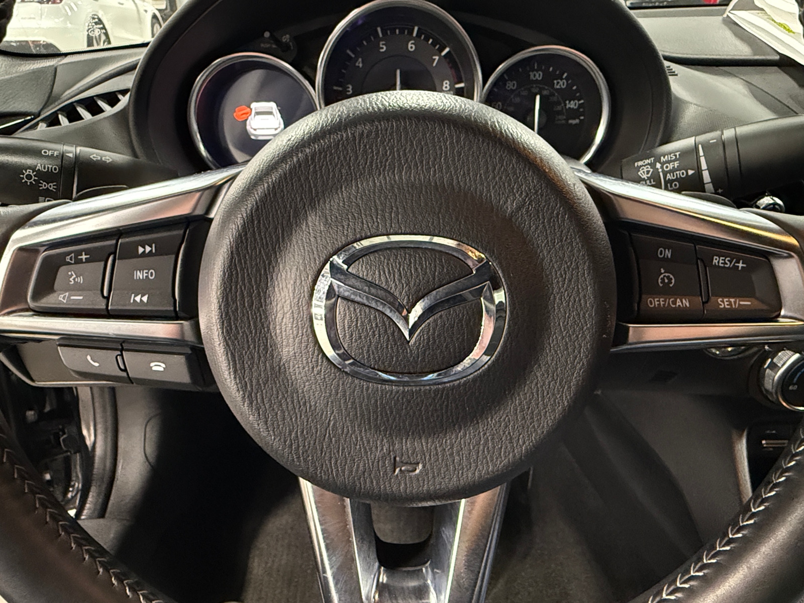 Thumbnail: 2022 Mazda MX-5 Miata - 4