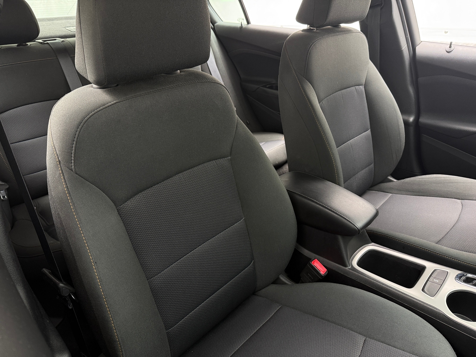 Thumbnail: 2018 Chevrolet Cruze - 2