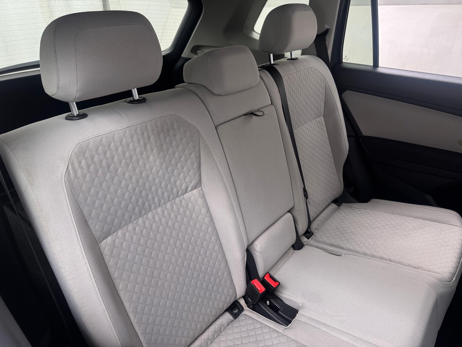 Thumbnail: 2018 Volkswagen Tiguan - 6