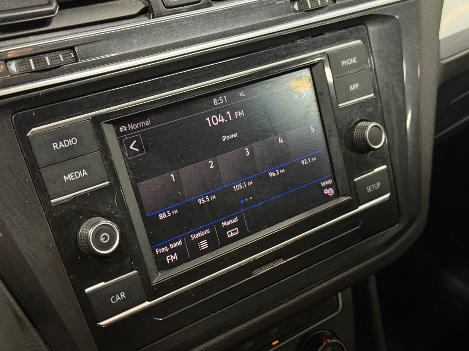 Thumbnail: 2018 Volkswagen Tiguan - 4