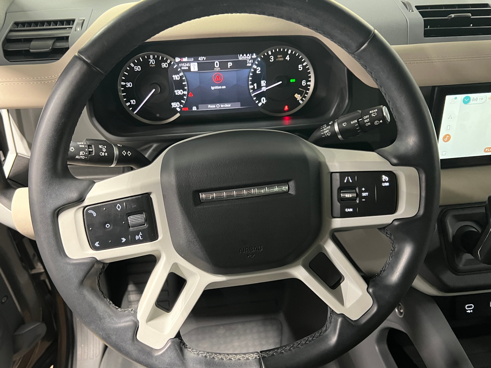 Thumbnail: 2023 Land Rover Defender - 4