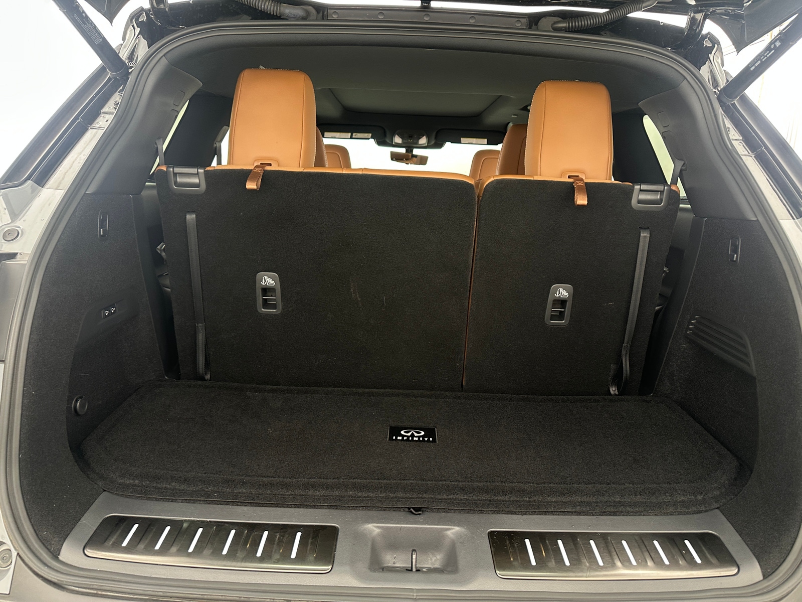 Thumbnail: 2025 INFINITI QX60 - 6