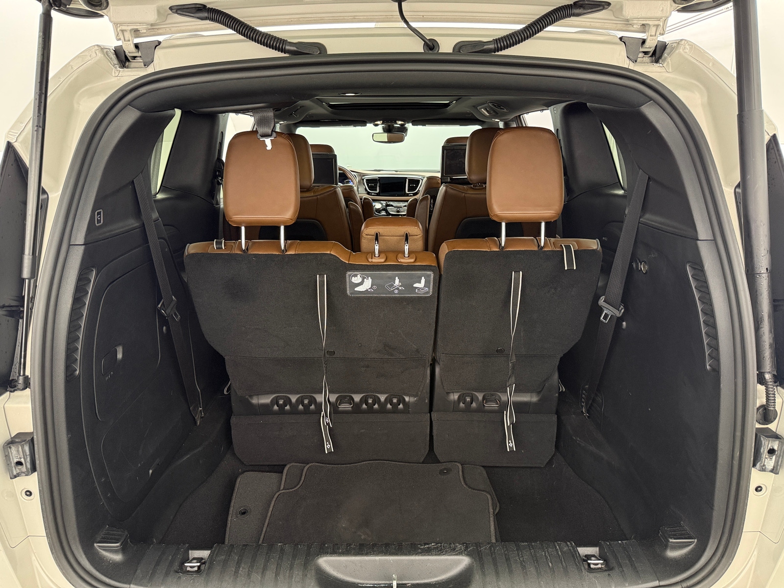 Thumbnail: 2020 Chrysler Pacifica - 6