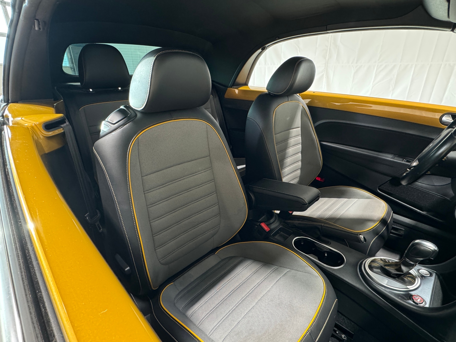 Thumbnail: 2017 Volkswagen Beetle - 2