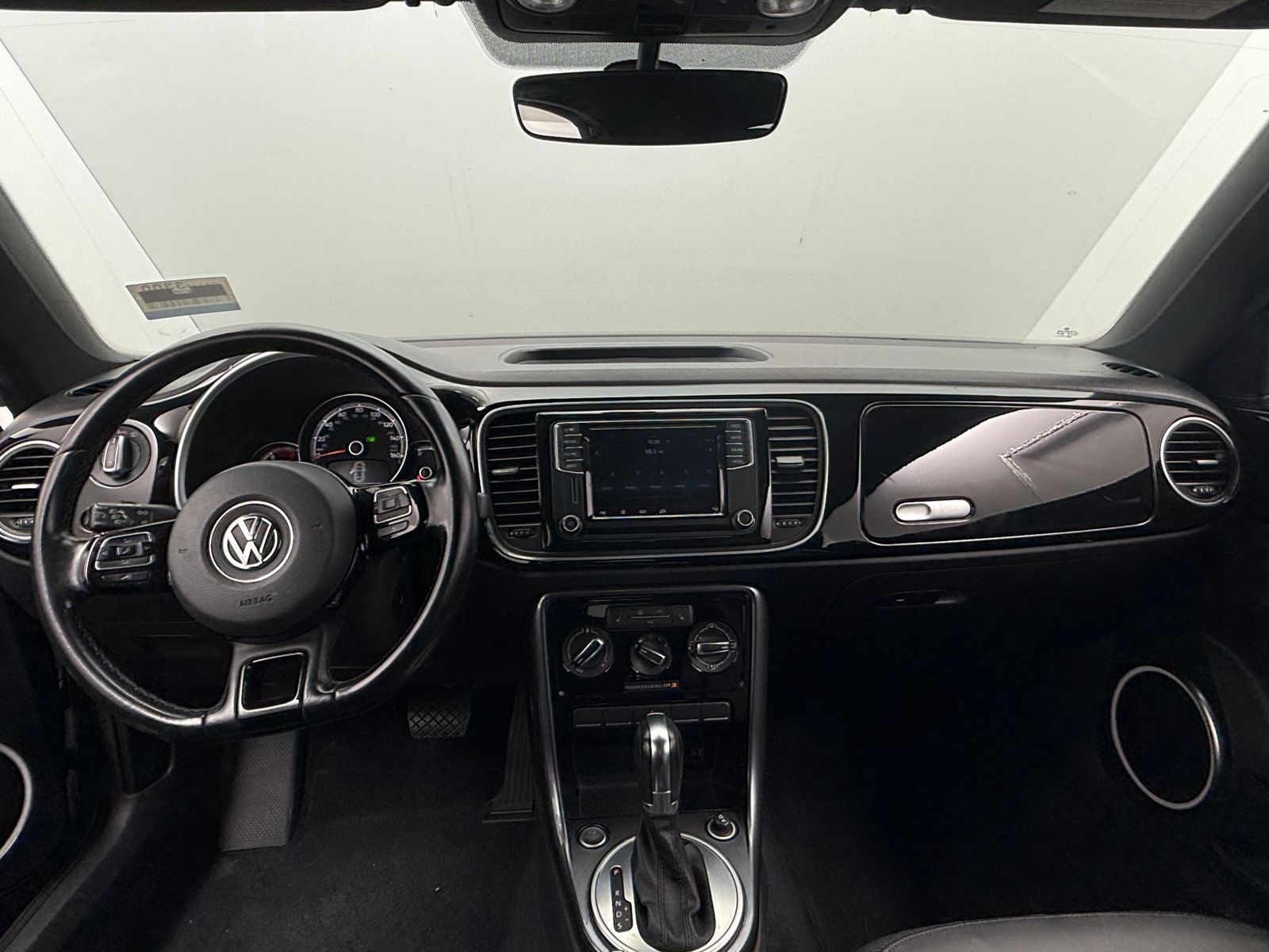 Thumbnail: 2017 Volkswagen Beetle - 3