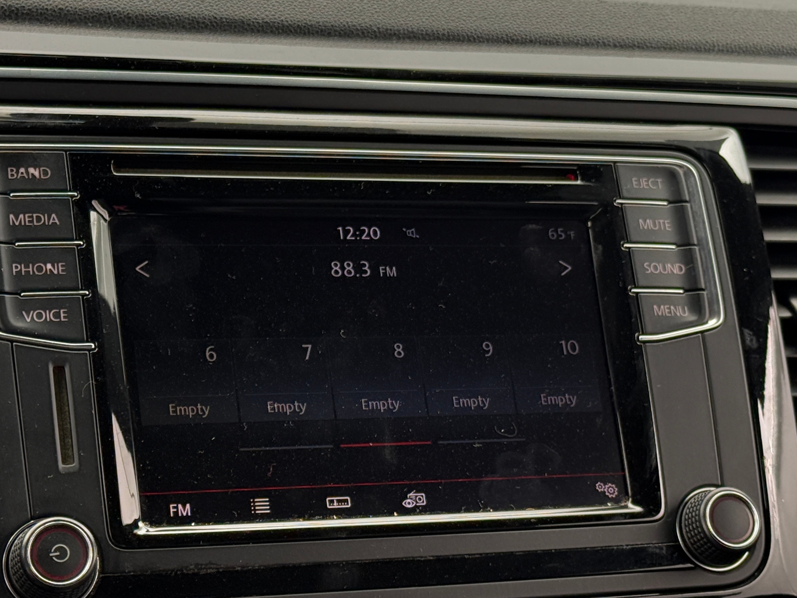 Thumbnail: 2017 Volkswagen Beetle - 4