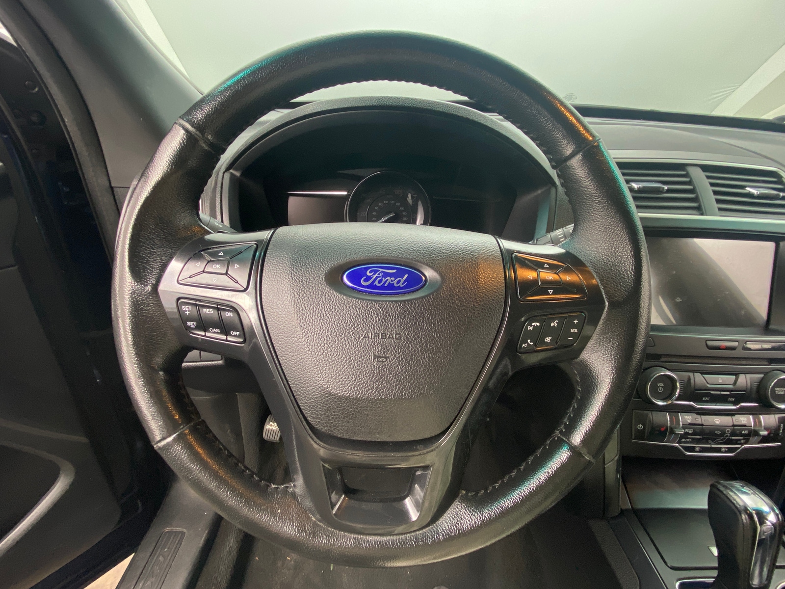 Thumbnail: 2017 Ford Explorer - 4