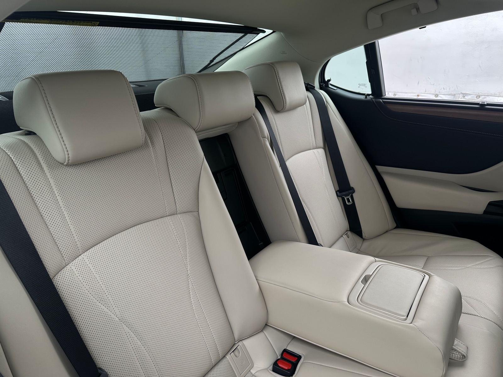 Thumbnail: 2025 Lexus ES - 5