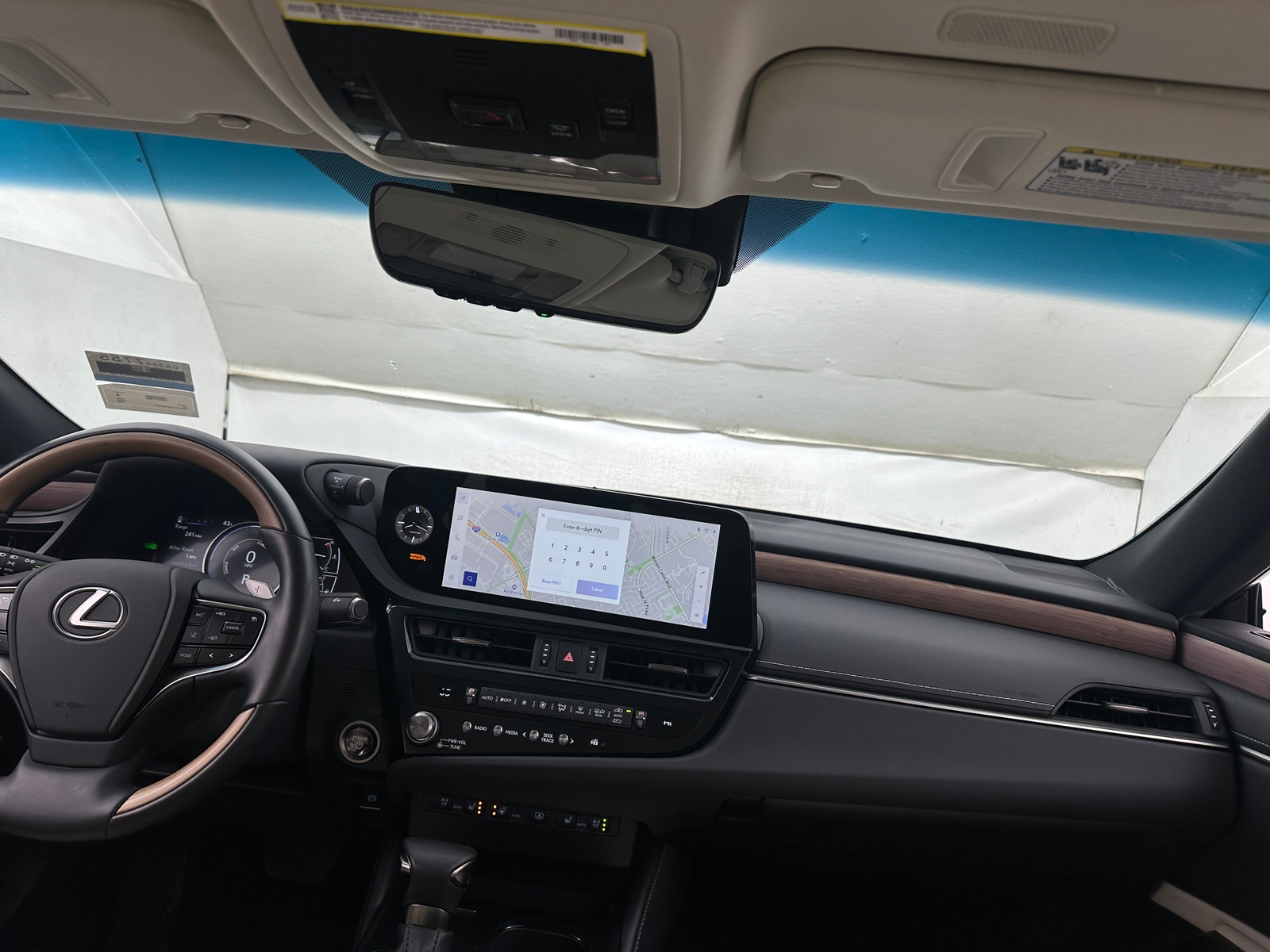 Thumbnail: 2025 Lexus ES - 2