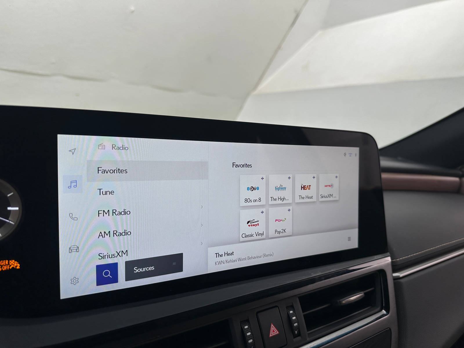 Thumbnail: 2025 Lexus ES - 3