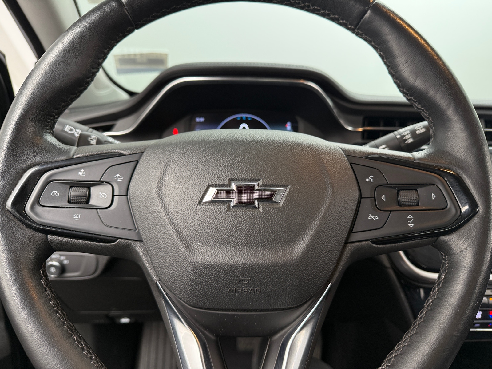 Thumbnail: 2023 Chevrolet Bolt EUV - 5