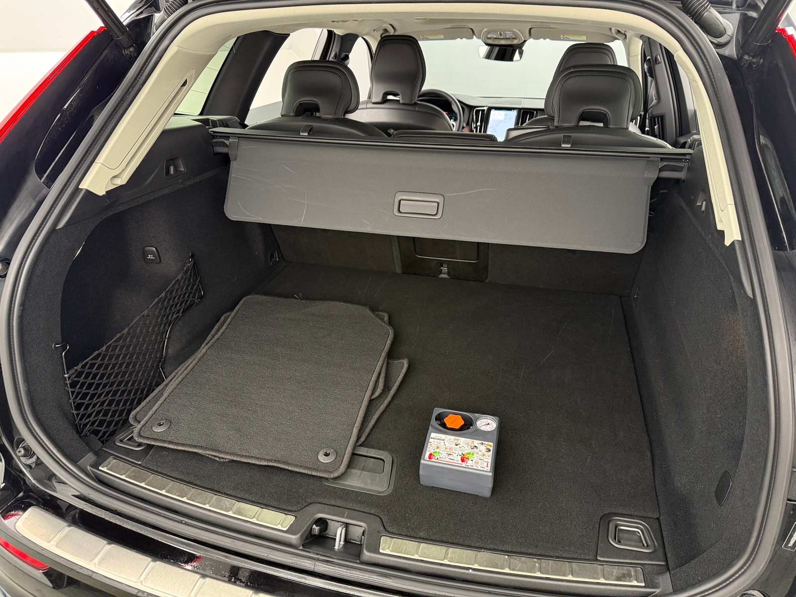 Thumbnail: 2023 Volvo XC60 - 6