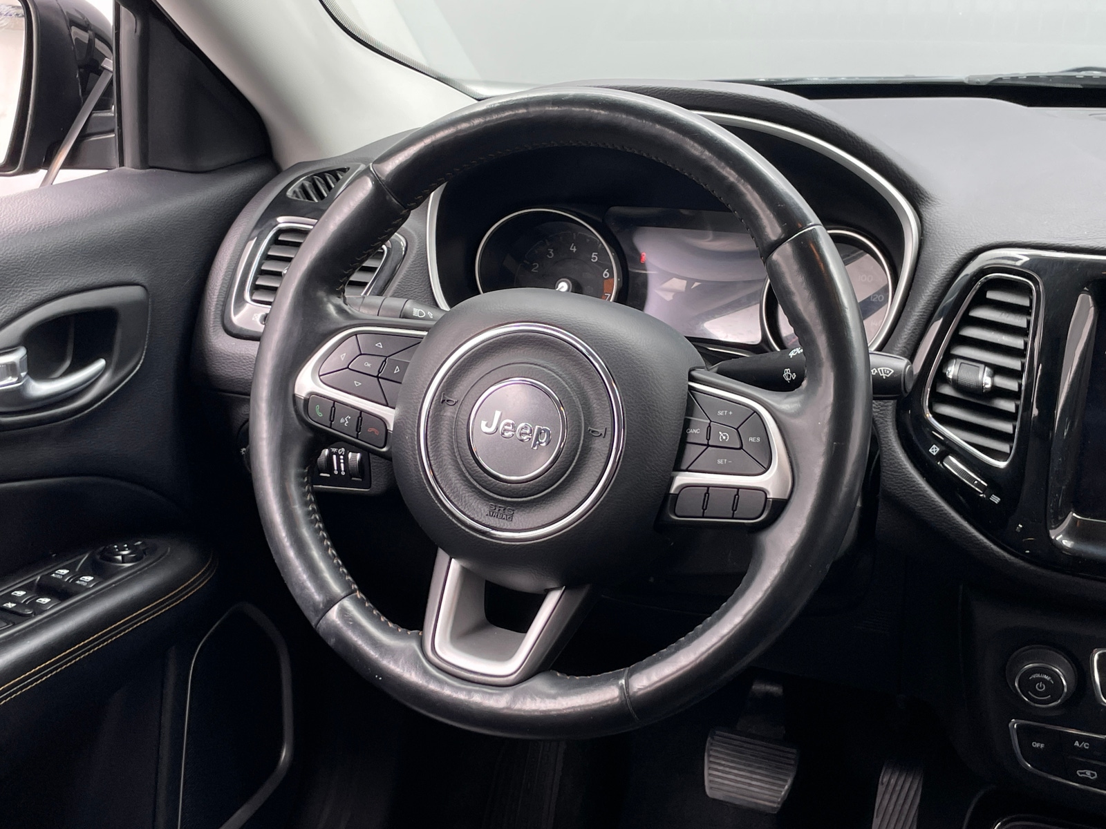 Thumbnail: 2018 Jeep Compass - 4