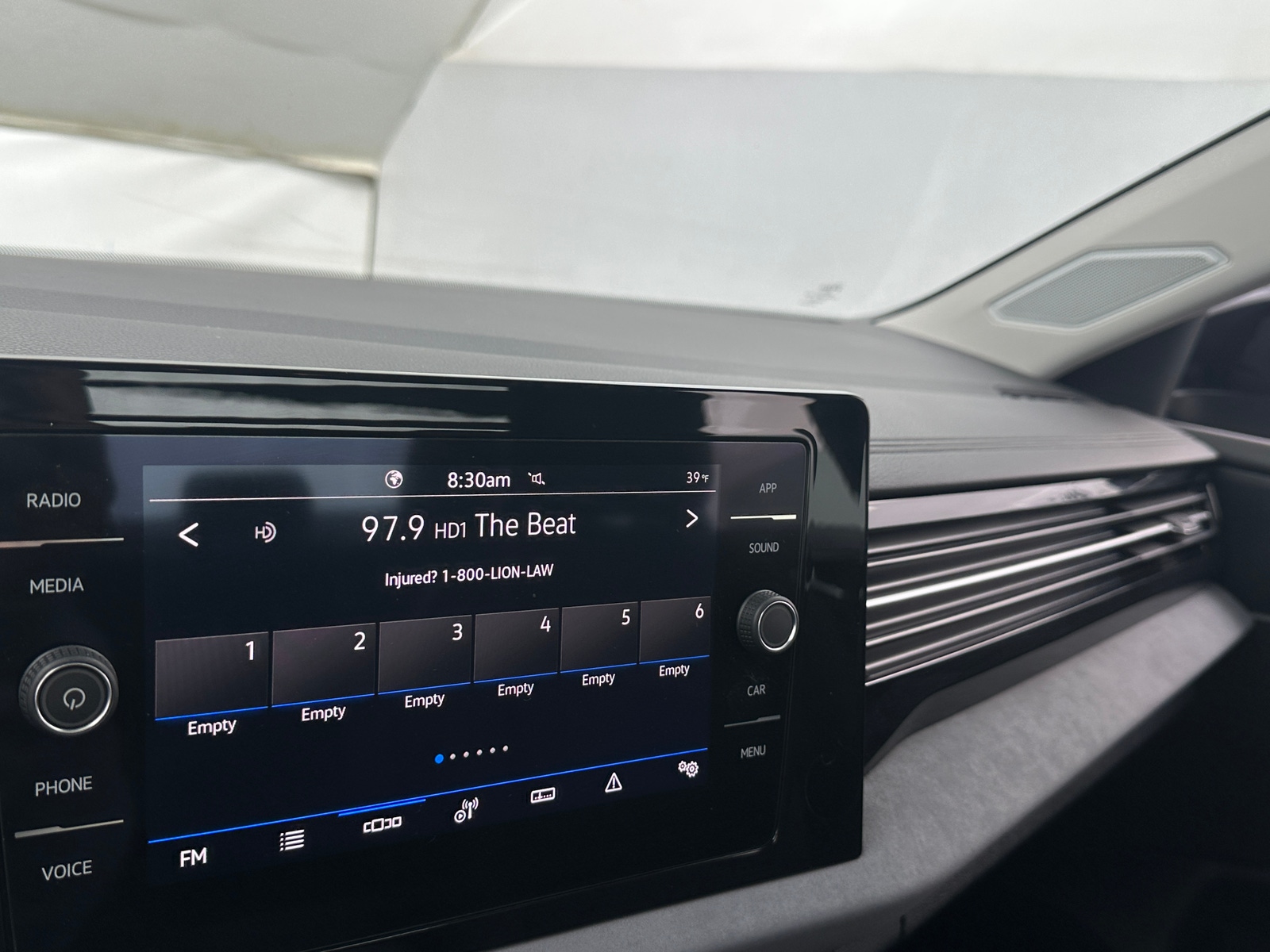 Thumbnail: 2025 Volkswagen Jetta - 3